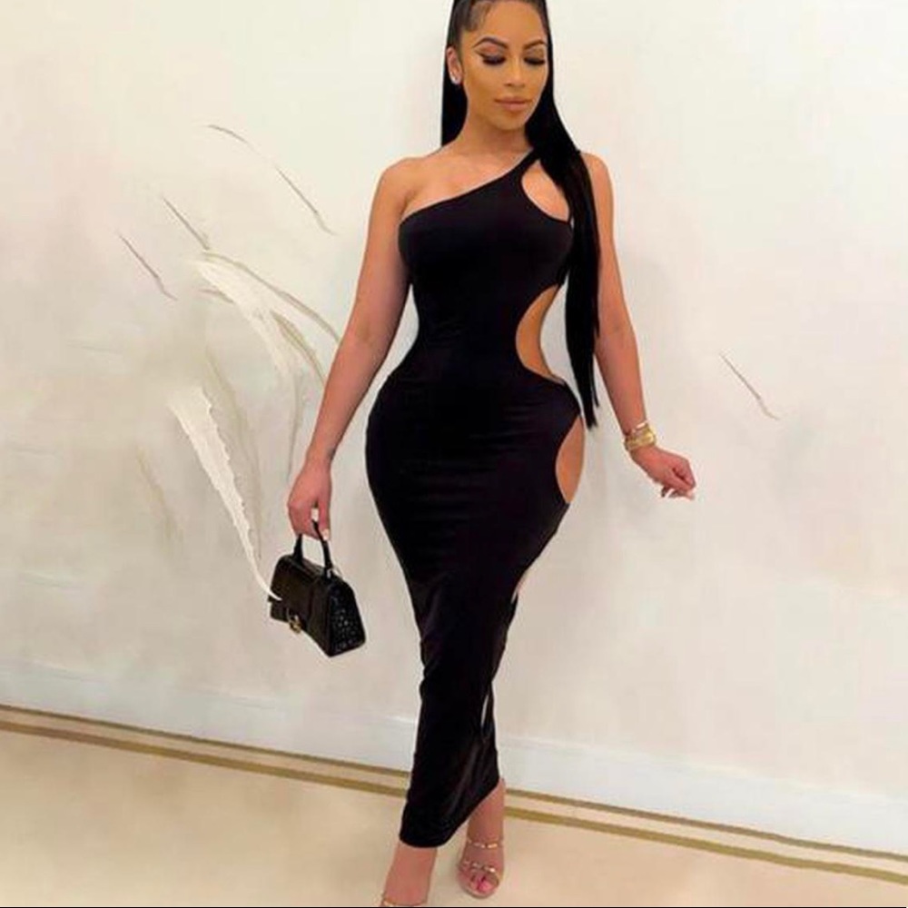 BRAND NEW black cutout midi dress! #trendy #fashion #dress #baddie #style